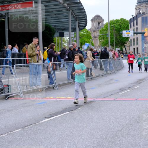25.04.2026 - Das Zehntel Tim E. http://msf.ph/oto/9579458 25.04.2026 11:10:24 Ziel 5086, 5175, 5982, 5986, 7792 meine-sportfotos.de