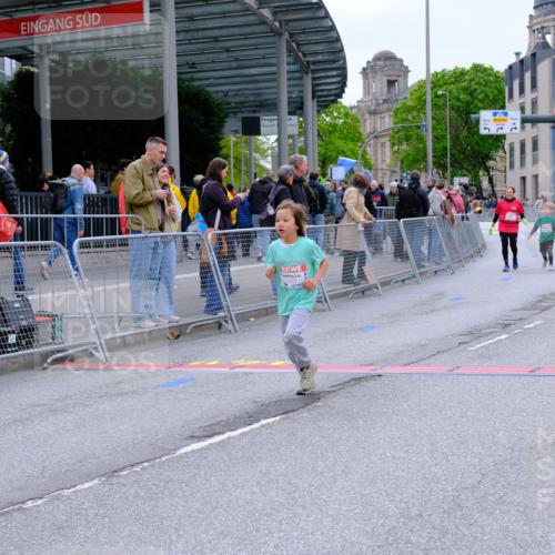 25.04.2026 - Das Zehntel Tim E. http://msf.ph/oto/9579461 25.04.2026 11:10:24 Ziel 5086, 5175, 5982, 5986, 7792 meine-sportfotos.de