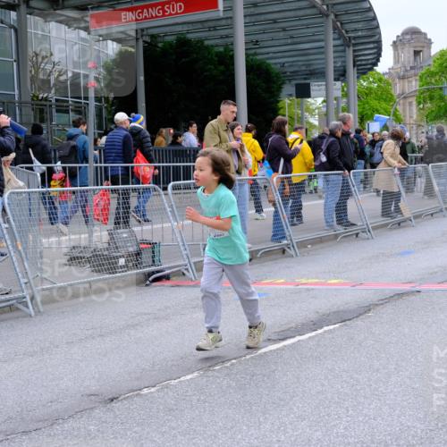 25.04.2026 - Das Zehntel Tim E. http://msf.ph/oto/9579465 25.04.2026 11:10:25 Ziel 5086, 5175, 5982, 5986, 7792 meine-sportfotos.de