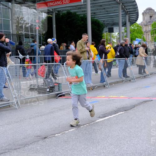 25.04.2026 - Das Zehntel Tim E. http://msf.ph/oto/9579466 25.04.2026 11:10:25 Ziel 5086, 5175, 5982, 5986, 7792 meine-sportfotos.de