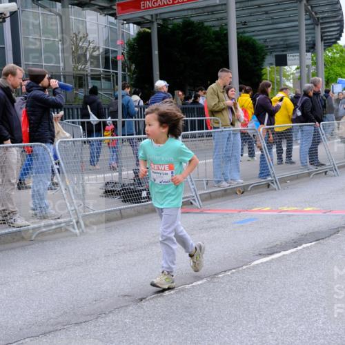 25.04.2026 - Das Zehntel Tim E. http://msf.ph/oto/9579470 25.04.2026 11:10:25 Ziel 5086, 5175, 5982, 5986, 7792 meine-sportfotos.de