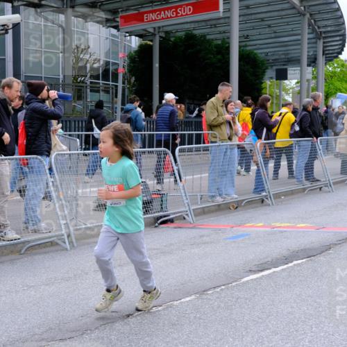 25.04.2026 - Das Zehntel Tim E. http://msf.ph/oto/9579472 25.04.2026 11:10:25 Ziel 5086, 5175, 5982, 5986, 7792 meine-sportfotos.de