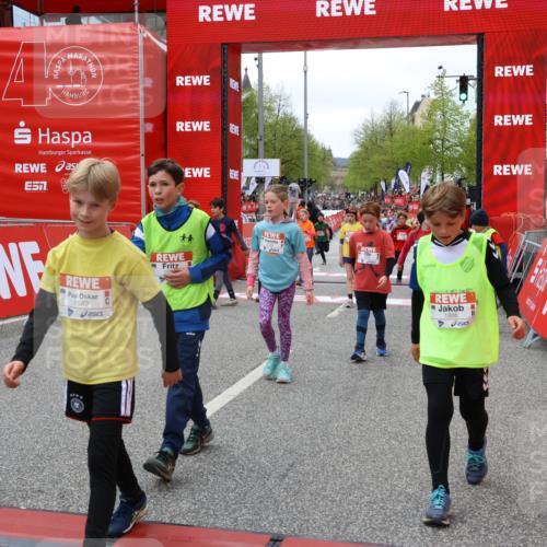 25.04.2026 - Das Zehntel Strokosch-Dieckow http://msf.ph/oto/9579478 25.04.2026 08:51:51 Ziel 2162, 2169, 2338, 2598, 2616, 2624, 2800, 3097, 3461, 3648, 3933, 3978, 2162, 2169, 2338, 2598, 2616, 2624, 2800, 3097, 3461, 3648, 3933, 3978 meine-sportfotos.de