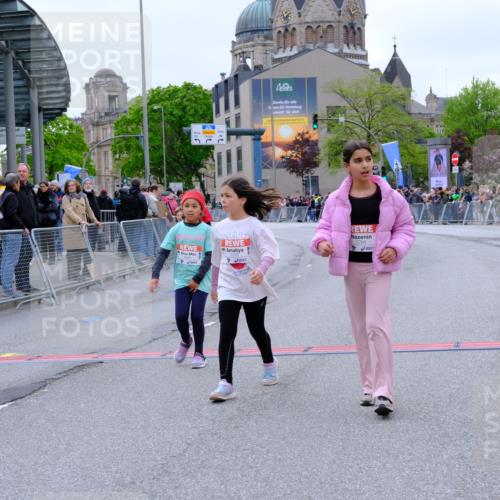 25.04.2026 - Das Zehntel Tim E. http://msf.ph/oto/9579481 25.04.2026 11:10:27 Ziel 5086, 5175, 5982, 5986, 7783, 7792 meine-sportfotos.de