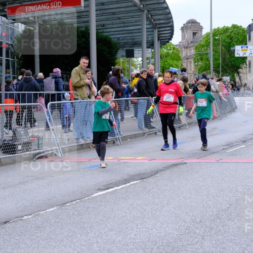 25.04.2026 - Das Zehntel Tim E. http://msf.ph/oto/9579483 25.04.2026 11:10:32 Ziel 5175, 5986, 7783, 7792 meine-sportfotos.de