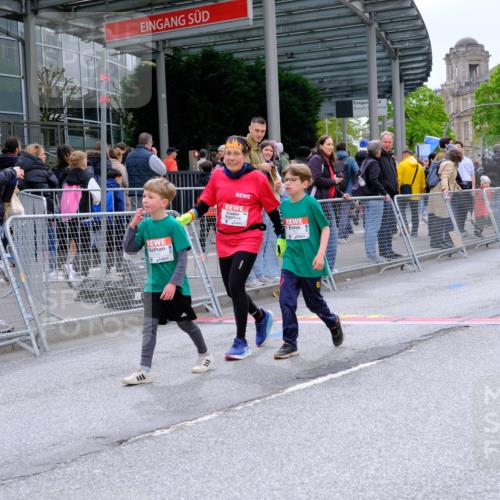 25.04.2026 - Das Zehntel Tim E. http://msf.ph/oto/9579484 25.04.2026 11:10:34 Ziel 7783, 7792 meine-sportfotos.de