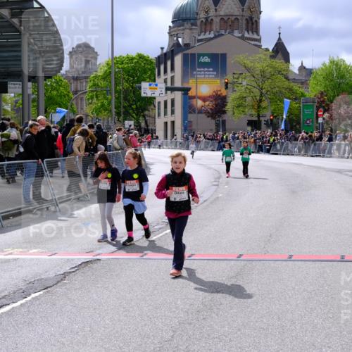 25.04.2026 - Das Zehntel Tim E. http://msf.ph/oto/9579494 25.04.2026 11:11:03 Ziel 5128, 6579, 6596 meine-sportfotos.de