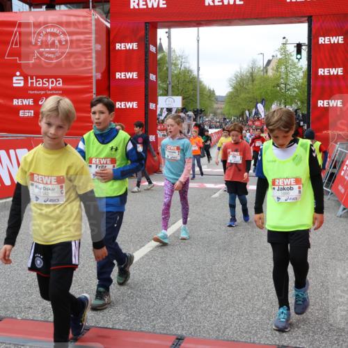 25.04.2026 - Das Zehntel Strokosch-Dieckow http://msf.ph/oto/9579495 25.04.2026 08:51:51 Ziel 2162, 2169, 2338, 2598, 2616, 2624, 2800, 3097, 3461, 3648, 3933, 3978, 2162, 2169, 2338, 2598, 2616, 2624, 2800, 3097, 3461, 3648, 3933, 3978 meine-sportfotos.de