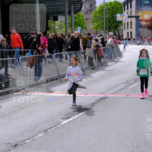 25.04.2026 - Das Zehntel Tim E. http://msf.ph/oto/9579508 25.04.2026 11:11:15 Ziel 5085, 6447, 6451 meine-sportfotos.de