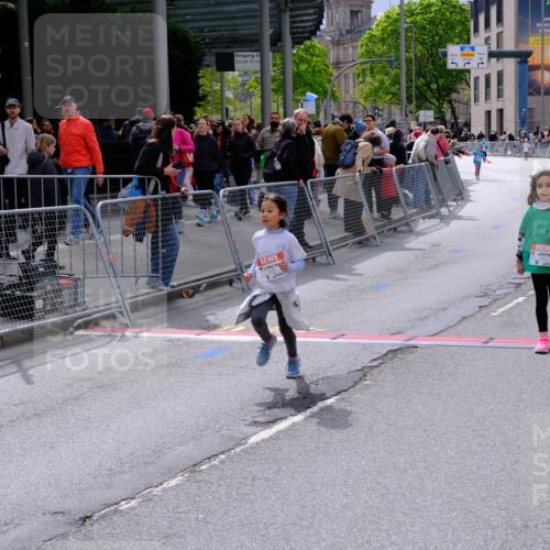 25.04.2026 - Das Zehntel Tim E. http://msf.ph/oto/9579509 25.04.2026 11:11:15 Ziel 5085, 6447, 6451 meine-sportfotos.de
