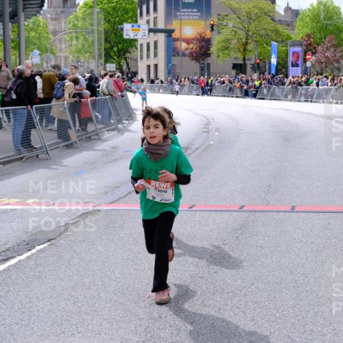 25.04.2026 - Das Zehntel Tim E. http://msf.ph/oto/9579514 25.04.2026 11:11:16 Ziel 5085, 6447, 6451 meine-sportfotos.de