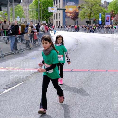 25.04.2026 - Das Zehntel Tim E. http://msf.ph/oto/9579516 25.04.2026 11:11:16 Ziel 5085, 6447, 6451 meine-sportfotos.de