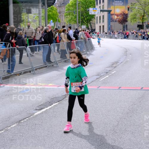 25.04.2026 - Das Zehntel Tim E. http://msf.ph/oto/9579519 25.04.2026 11:11:17 Ziel 5085, 6447, 6451 meine-sportfotos.de