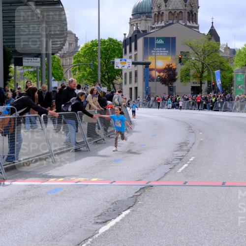 25.04.2026 - Das Zehntel Tim E. http://msf.ph/oto/9579520 25.04.2026 11:11:23 Ziel 6788 meine-sportfotos.de