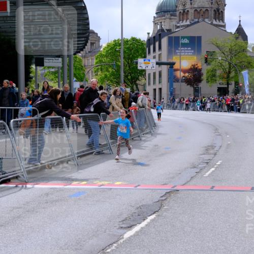 25.04.2026 - Das Zehntel Tim E. http://msf.ph/oto/9579524 25.04.2026 11:11:23 Ziel 6788 meine-sportfotos.de