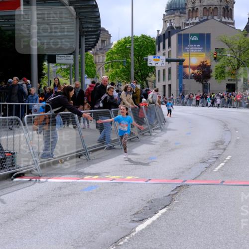 25.04.2026 - Das Zehntel Tim E. http://msf.ph/oto/9579526 25.04.2026 11:11:23 Ziel 6788 meine-sportfotos.de