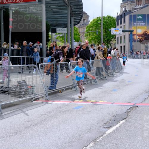 25.04.2026 - Das Zehntel Tim E. http://msf.ph/oto/9579527 25.04.2026 11:11:24 Ziel 6788 meine-sportfotos.de