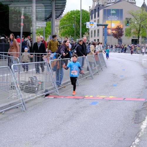 25.04.2026 - Das Zehntel Tim E. http://msf.ph/oto/9579547 25.04.2026 11:11:33 Ziel 6785 meine-sportfotos.de