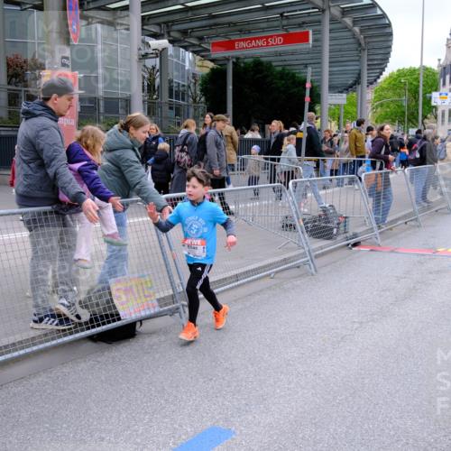 25.04.2026 - Das Zehntel Tim E. http://msf.ph/oto/9579551 25.04.2026 11:11:35 Ziel 6785 meine-sportfotos.de