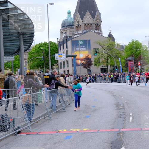 25.04.2026 - Das Zehntel Tim E. http://msf.ph/oto/9579557 25.04.2026 11:11:41 Ziel 5883 meine-sportfotos.de