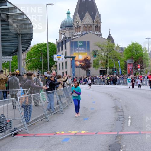 25.04.2026 - Das Zehntel Tim E. http://msf.ph/oto/9579564 25.04.2026 11:11:41 Ziel 5883 meine-sportfotos.de