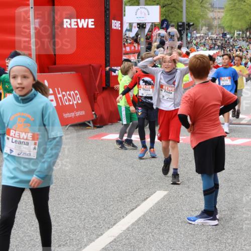 25.04.2026 - Das Zehntel Strokosch-Dieckow http://msf.ph/oto/9579567 25.04.2026 08:51:58 Ziel 2066, 2149, 2162, 2312, 2338, 2761, 2894, 3229, 3332, 3382, 3407, 3570, 3921, 2066, 2149, 2162, 2312, 2338, 2761, 2894, 3229, 3332, 3382, 3407, 3570, 3921 meine-sportfotos.de