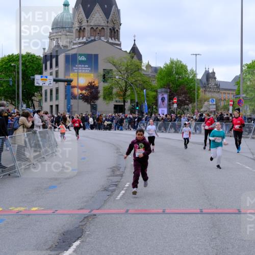 25.04.2026 - Das Zehntel Tim E. http://msf.ph/oto/9579577 25.04.2026 11:11:49 Ziel 5876, 5883, 7036 meine-sportfotos.de