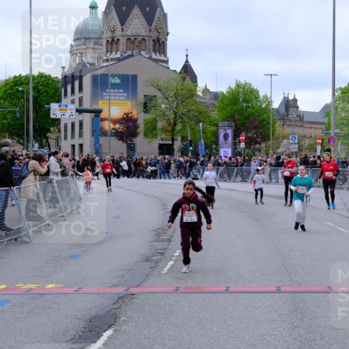 25.04.2026 - Das Zehntel Tim E. http://msf.ph/oto/9579578 25.04.2026 11:11:49 Ziel 5876, 5883, 7036 meine-sportfotos.de