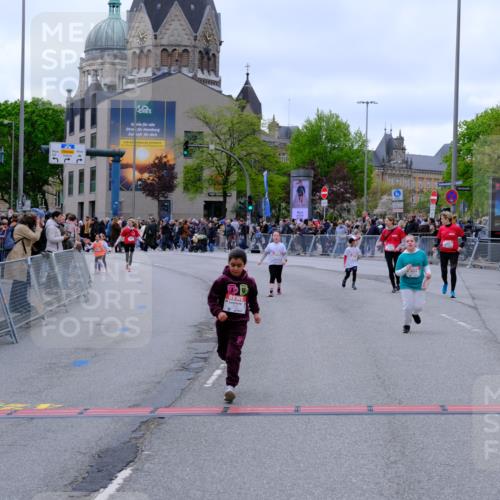25.04.2026 - Das Zehntel Tim E. http://msf.ph/oto/9579580 25.04.2026 11:11:49 Ziel 5876, 5883, 7036 meine-sportfotos.de