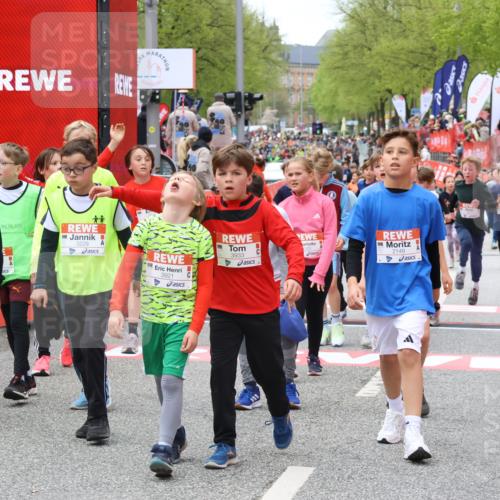 25.04.2026 - Das Zehntel Strokosch-Dieckow http://msf.ph/oto/9579600 25.04.2026 08:52:03 Ziel 1017, 1018, 1279, 1840, 2066, 2149, 2161, 2320, 2671, 2761, 3229, 3332, 3352, 3382, 3407, 3421, 3570, 3675, 4015, 1017, 1018, 1279, 1840, 2066, 2149, 2161, 2320, 2671, 2761, 3229, 3332, 3352, 3382, 3407, 3421, 3570, 3675, 4015 meine-sportfotos.de