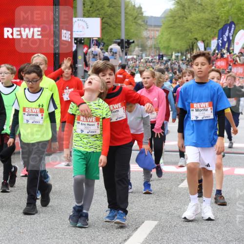 25.04.2026 - Das Zehntel Strokosch-Dieckow http://msf.ph/oto/9579634 25.04.2026 08:52:04 Ziel 1017, 1018, 1279, 1840, 2149, 2161, 2320, 2671, 2761, 3229, 3332, 3352, 3382, 3407, 3421, 3570, 3675, 3807, 4015, 1017, 1018, 1279, 1840, 2149, 2161, 2320, 2671, 2761, 3229, 3332, 3352, 3382, 3407, 3421, 3570, 3675, 3807, 4015 meine-sportfotos.de