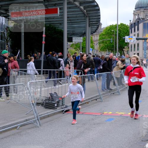25.04.2026 - Das Zehntel Tim E. http://msf.ph/oto/9579637 25.04.2026 11:11:59 Ziel 5016, 5079, 5122, 7350 meine-sportfotos.de