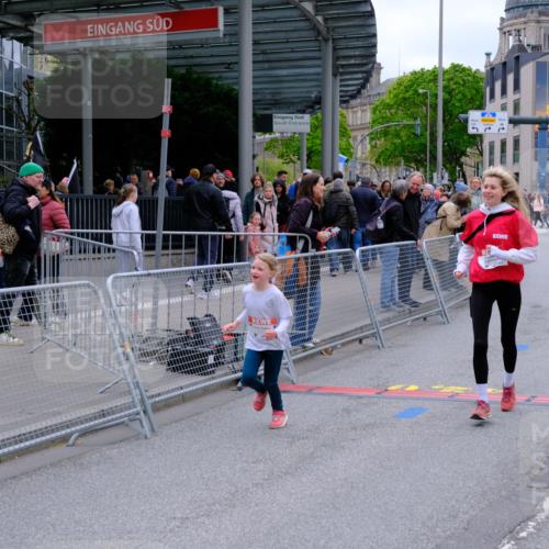 25.04.2026 - Das Zehntel Tim E. http://msf.ph/oto/9579638 25.04.2026 11:11:59 Ziel 5016, 5079, 5122, 7350 meine-sportfotos.de