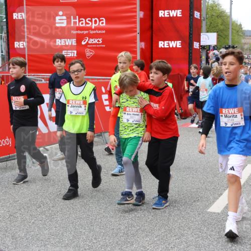 25.04.2026 - Das Zehntel Strokosch-Dieckow http://msf.ph/oto/9579642 25.04.2026 08:52:06 Ziel 1017, 1018, 1250, 1279, 1282, 1286, 1840, 2161, 2320, 2671, 3190, 3241, 3336, 3352, 3421, 3675, 3807, 4015, 4040, 4053, 1017, 1018, 1250, 1279, 1282, 1286, 1840, 2161, 2320, 2671, 3190, 3241, 3336, 3352, 3421, 3675, 3807, 4015, 4040, 4053 meine-sportfotos.de