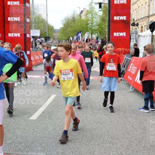 25.04.2026 - Das Zehntel Strokosch-Dieckow http://msf.ph/oto/9579660 25.04.2026 08:52:07 Ziel 1017, 1018, 1250, 1279, 1282, 1286, 1840, 2161, 2320, 2671, 3190, 3241, 3336, 3352, 3421, 3428, 3675, 3807, 4015, 4040, 4053, 1017, 1018, 1250, 1279, 1282, 1286, 1840, 2161, 2320, 2671, 3190, 3241, 3336, 3352, 3421, 3428, 3675, 3807, 4015, 4040, 4053 meine-sportfotos.de