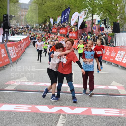 25.04.2026 - Das Zehntel Strokosch-Dieckow http://msf.ph/oto/9579675 25.04.2026 08:52:40 Ziel 1030, 1149, 1326, 1631, 1730, 2021, 2601, 2623, 2810, 2886, 2890, 3078, 3110, 3134, 3613, 3654, 3830, 1030, 1149, 1326, 1631, 1730, 2021, 2601, 2623, 2810, 2886, 2890, 3078, 3110, 3134, 3613, 3654, 3830 meine-sportfotos.de