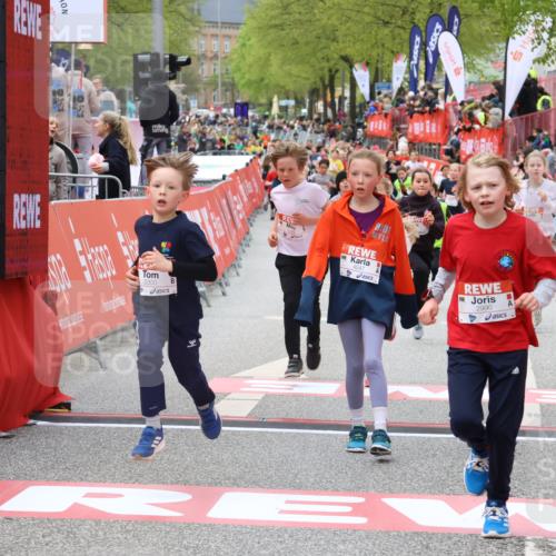 25.04.2026 - Das Zehntel Strokosch-Dieckow http://msf.ph/oto/9579685 25.04.2026 08:52:44 Ziel 1030, 1149, 1710, 1769, 2300, 2451, 2623, 2673, 2680, 2870, 2873, 2886, 2990, 3249, 3512, 3533, 3613, 3654, 3707, 3830, 3969, 4047, 1030, 1149, 1710, 1769, 2300, 2451, 2623, 2673, 2680, 2870, 2873, 2886, 2990, 3249, 3512, 3533, 3613, 3654, 3707, 3830, 3969, 4047 meine-sportfotos.de