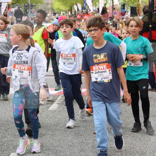 25.04.2026 - Das Zehntel Strokosch-Dieckow http://msf.ph/oto/9579718 25.04.2026 08:53:10 Ziel 1040, 1136, 1138, 1147, 1171, 1460, 1466, 1688, 2013, 2492, 2728, 2756, 2767, 2789, 2826, 3136, 3163, 3214, 3356, 3525, 3527, 1040, 1136, 1138, 1147, 1171, 1460, 1466, 1688, 2013, 2492, 2728, 2756, 2767, 2789, 2826, 3136, 3163, 3214, 3356, 3525, 3527 meine-sportfotos.de