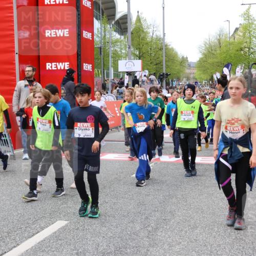 25.04.2026 - Das Zehntel Strokosch-Dieckow http://msf.ph/oto/9579738 25.04.2026 08:53:22 Ziel 1108, 1135, 1267, 1274, 1319, 1398, 1410, 1684, 1687, 1718, 1962, 2050, 2061, 2065, 2155, 2327, 2774, 2786, 2880, 3180, 3210, 3219, 3341, 3708, 3711, 1108, 1135, 1267, 1274, 1319, 1398, 1410, 1684, 1687, 1718, 1962, 2050, 2061, 2065, 2155, 2327, 2774, 2786, 2880, 3180, 3210, 3219, 3341, 3708, 3711 meine-sportfotos.de