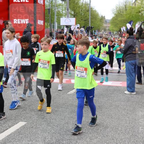 25.04.2026 - Das Zehntel Strokosch-Dieckow http://msf.ph/oto/9579753 25.04.2026 08:53:27 Ziel 1135, 1148, 1267, 1275, 1319, 1398, 1632, 1684, 1687, 1712, 1718, 1836, 2029, 2155, 2327, 2343, 2395, 2409, 2644, 2876, 2880, 3198, 3419, 3708, 3711, 1135, 1148, 1267, 1275, 1319, 1398, 1632, 1684, 1687, 1712, 1718, 1836, 2029, 2155, 2327, 2343, 2395, 2409, 2644, 2876, 2880, 3198, 3419, 3708, 3711 meine-sportfotos.de