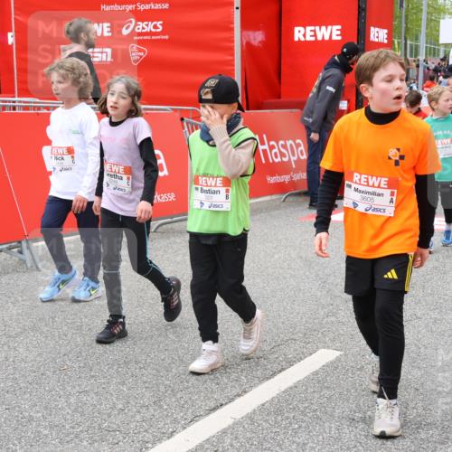 25.04.2026 - Das Zehntel Strokosch-Dieckow http://msf.ph/oto/9579768 25.04.2026 08:53:40 Ziel 1122, 1145, 1387, 2242, 2248, 2418, 2450, 2679, 3037, 3154, 3159, 3301, 3424, 3468, 3519, 3605, 3624, 3625, 3762, 3822, 4032, 1122, 1145, 1387, 2242, 2248, 2418, 2450, 2679, 3037, 3154, 3159, 3301, 3424, 3468, 3519, 3605, 3624, 3625, 3762, 3822, 4032 meine-sportfotos.de