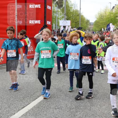 25.04.2026 - Das Zehntel Strokosch-Dieckow http://msf.ph/oto/9579779 25.04.2026 08:53:44 Ziel 1020, 1024, 1028, 1103, 1122, 1145, 1183, 1190, 1387, 1947, 2242, 2278, 2284, 2434, 2450, 2525, 2679, 2794, 2987, 3154, 3159, 3203, 3424, 3624, 3625, 3762, 3822, 4032, 1020, 1024, 1028, 1103, 1122, 1145, 1183, 1190, 1387, 1947, 2242, 2278, 2284, 2434, 2450, 2525, 2679, 2794, 2987, 3154, 3159, 3203, 3424, 3624, 3625, 3762, 3822, 4032 meine-sportfotos.de