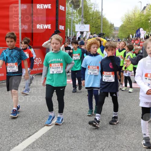 25.04.2026 - Das Zehntel Strokosch-Dieckow http://msf.ph/oto/9579781 25.04.2026 08:53:44 Ziel 1020, 1024, 1028, 1103, 1122, 1145, 1183, 1190, 1387, 1947, 2242, 2278, 2284, 2434, 2450, 2525, 2679, 2794, 2987, 3154, 3159, 3203, 3424, 3624, 3625, 3762, 3822, 4032, 1020, 1024, 1028, 1103, 1122, 1145, 1183, 1190, 1387, 1947, 2242, 2278, 2284, 2434, 2450, 2525, 2679, 2794, 2987, 3154, 3159, 3203, 3424, 3624, 3625, 3762, 3822, 4032 meine-sportfotos.de