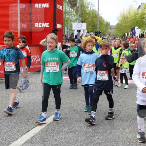 25.04.2026 - Das Zehntel Strokosch-Dieckow http://msf.ph/oto/9579783 25.04.2026 08:53:44 Ziel 1020, 1024, 1028, 1103, 1122, 1145, 1183, 1190, 1387, 1947, 2242, 2278, 2284, 2434, 2450, 2525, 2679, 2794, 2987, 3154, 3159, 3203, 3424, 3624, 3625, 3762, 3822, 4032, 1020, 1024, 1028, 1103, 1122, 1145, 1183, 1190, 1387, 1947, 2242, 2278, 2284, 2434, 2450, 2525, 2679, 2794, 2987, 3154, 3159, 3203, 3424, 3624, 3625, 3762, 3822, 4032 meine-sportfotos.de