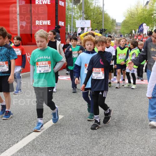 25.04.2026 - Das Zehntel Strokosch-Dieckow http://msf.ph/oto/9579792 25.04.2026 08:53:44 Ziel 1020, 1024, 1028, 1103, 1122, 1145, 1183, 1190, 1387, 1947, 2242, 2278, 2284, 2434, 2450, 2525, 2679, 2794, 2987, 3154, 3159, 3203, 3424, 3624, 3625, 3762, 3822, 4032, 1020, 1024, 1028, 1103, 1122, 1145, 1183, 1190, 1387, 1947, 2242, 2278, 2284, 2434, 2450, 2525, 2679, 2794, 2987, 3154, 3159, 3203, 3424, 3624, 3625, 3762, 3822, 4032 meine-sportfotos.de