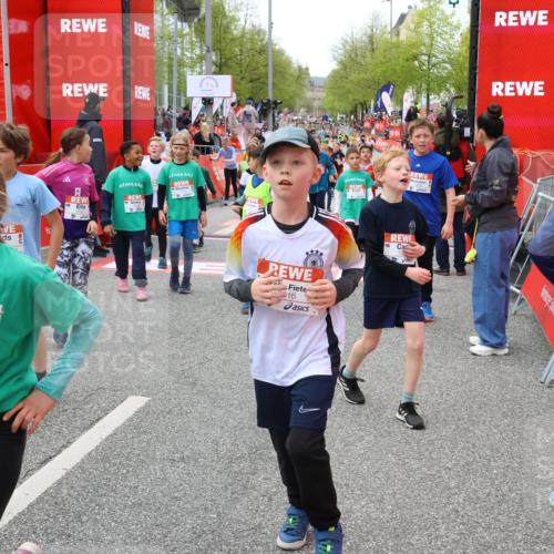 25.04.2026 - Das Zehntel Strokosch-Dieckow http://msf.ph/oto/9579825 25.04.2026 08:54:14 Ziel 1180, 1260, 1298, 1320, 1569, 1899, 2221, 2316, 2322, 2335, 2442, 2461, 2469, 2825, 2865, 2868, 2897, 3231, 3253, 3298, 3300, 3308, 3416, 3501, 3653, 3988, 4031, 1180, 1260, 1298, 1320, 1569, 1899, 2221, 2316, 2322, 2335, 2442, 2461, 2469, 2825, 2865, 2868, 2897, 3231, 3253, 3298, 3300, 3308, 3416, 3501, 3653, 3988, 4031 meine-sportfotos.de