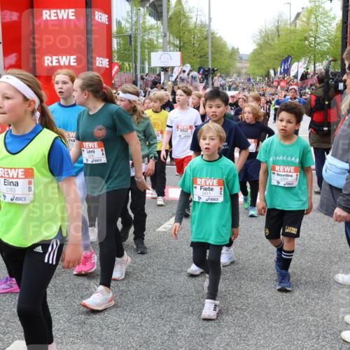 25.04.2026 - Das Zehntel Strokosch-Dieckow http://msf.ph/oto/9579857 25.04.2026 08:54:38 Ziel 1049, 1323, 1768, 1773, 1881, 2004, 2011, 2016, 2019, 2031, 2051, 2055, 2064, 2067, 2404, 2411, 2481, 2768, 2912, 2954, 3015, 3183, 3433, 3578, 3632, 3677, 3834, 3836, 3845, 3852, 1049, 1323, 1768, 1773, 1881, 2004, 2011, 2016, 2019, 2031, 2051, 2055, 2064, 2067, 2404, 2411, 2481, 2768, 2912, 2954, 3015, 3183, 3433, 3578, 3632, 3677, 3834, 3836, 3845, 3852 meine-sportfotos.de