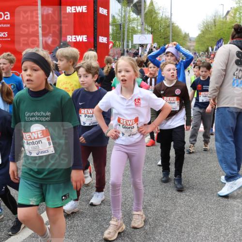 25.04.2026 - Das Zehntel Strokosch-Dieckow http://msf.ph/oto/9579878 25.04.2026 08:54:45 Ziel 1693, 1707, 1783, 1784, 1790, 1796, 1842, 2004, 2481, 2912, 3109, 3192, 3312, 3632, 3677, 3836, 3852, 1693, 1707, 1783, 1784, 1790, 1796, 1842, 2004, 2481, 2912, 3109, 3192, 3312, 3632, 3677, 3836, 3852 meine-sportfotos.de