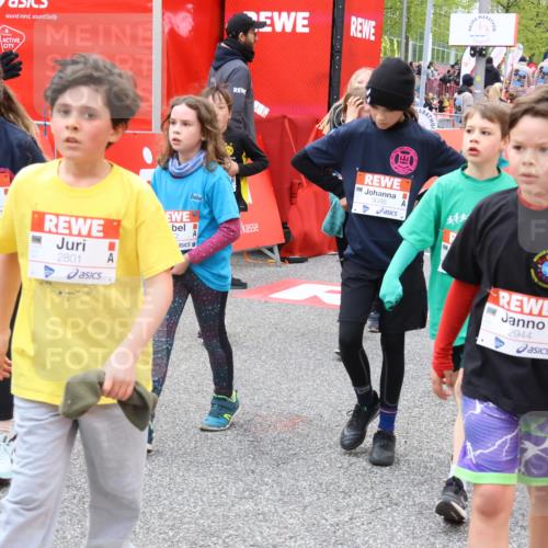 25.04.2026 - Das Zehntel Strokosch-Dieckow http://msf.ph/oto/9579901 25.04.2026 08:55:01 Ziel 1254, 1261, 1407, 1438, 1653, 2422, 2521, 2944, 3077, 3083, 3217, 3505, 3537, 3573, 3589, 3667, 3669, 3676, 3990, 4001, 4003, 1254, 1261, 1407, 1438, 1653, 2422, 2521, 2944, 3077, 3083, 3217, 3505, 3537, 3573, 3589, 3667, 3669, 3676, 3990, 4001, 4003 meine-sportfotos.de