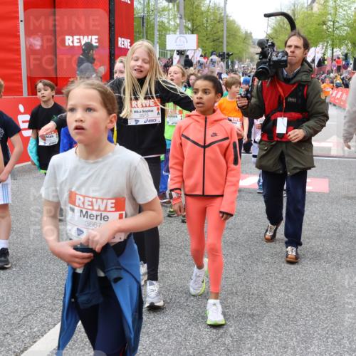 25.04.2026 - Das Zehntel Strokosch-Dieckow http://msf.ph/oto/9579909 25.04.2026 08:55:05 Ziel 1254, 1261, 1407, 1431, 1438, 1653, 1872, 1997, 2506, 2519, 2521, 3217, 3505, 3537, 3573, 3589, 3595, 3667, 3973, 3990, 4001, 4003, 1254, 1261, 1407, 1431, 1438, 1653, 1872, 1997, 2506, 2519, 2521, 3217, 3505, 3537, 3573, 3589, 3595, 3667, 3973, 3990, 4001, 4003 meine-sportfotos.de
